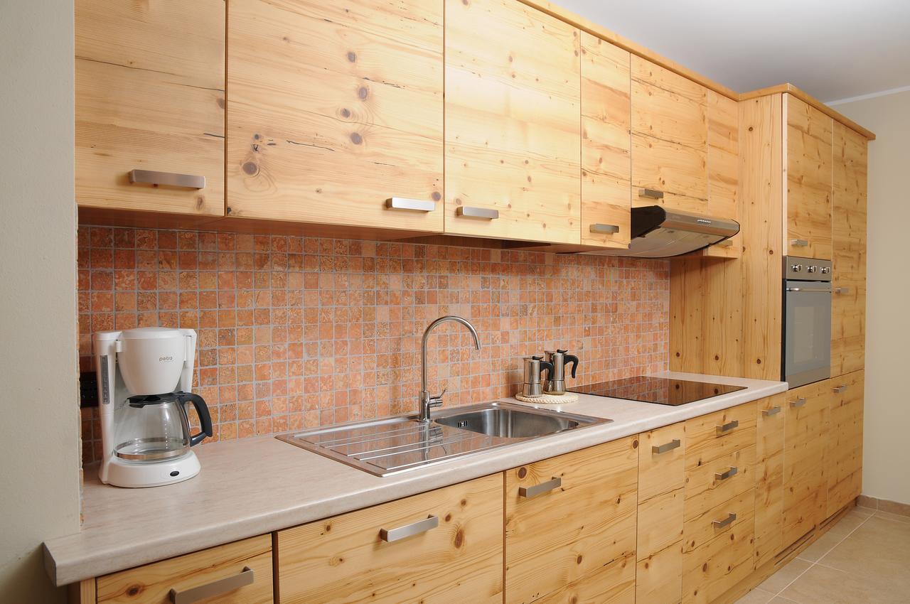 Residence Marisol Camere & Appartamenti - Mezzana Centre エクステリア 写真
