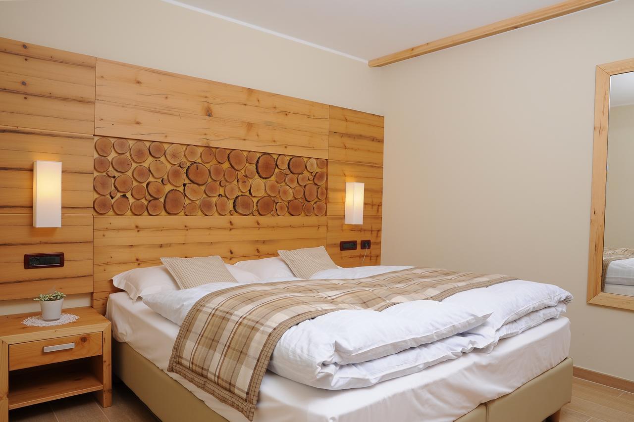 Residence Marisol Camere & Appartamenti - Mezzana Centre エクステリア 写真